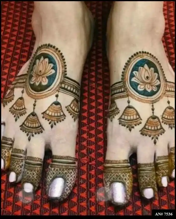 Stylish Foot Mehndi Design