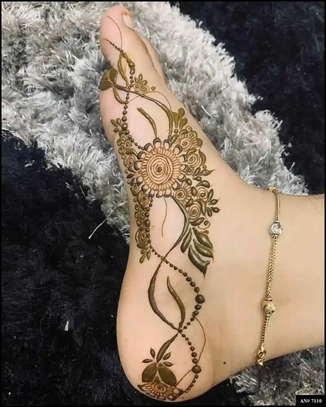 Stylish Foot Mehndi Design
