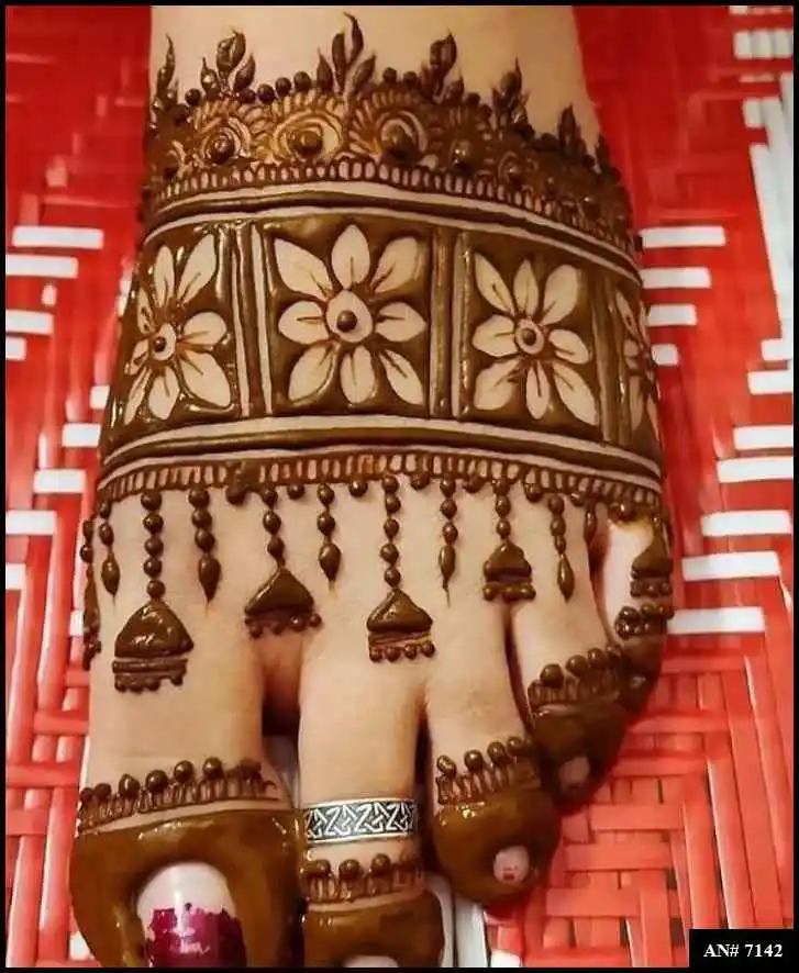 Stylish Foot Mehndi Design