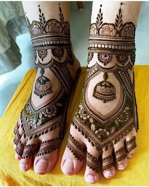 Stylish Foot Mehndi Design