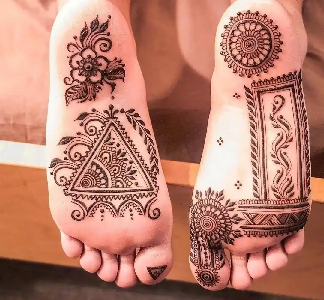 Stylish Foot Mehndi Design