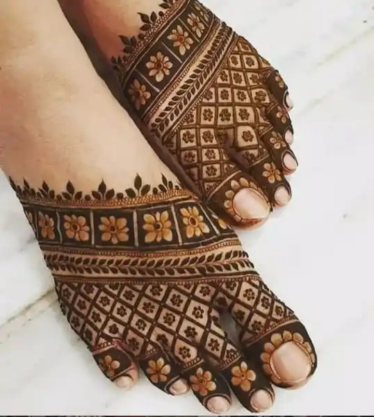 Stylish Foot Mehndi Design