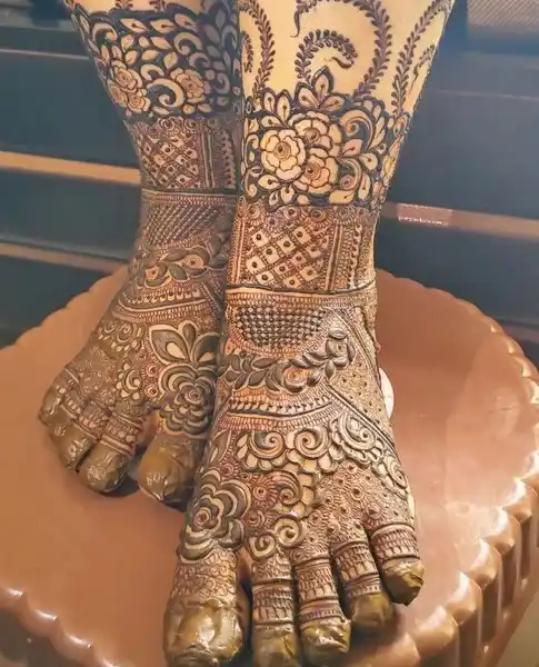 Stylish Foot Mehndi Design