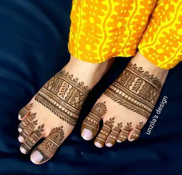 Stylish Foot Mehndi Design