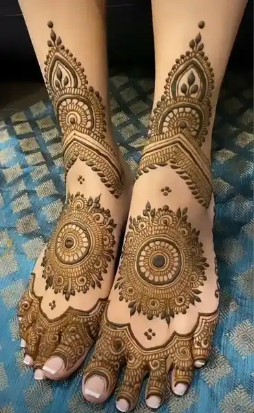 Stylish Foot Mehndi Design